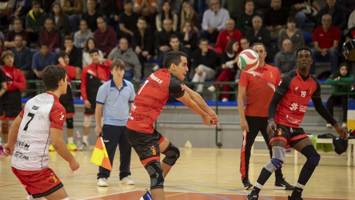 El jugador Elio Carrodeguas, durante un partido de este curso con el CV Sant Pere i Sant Pau.