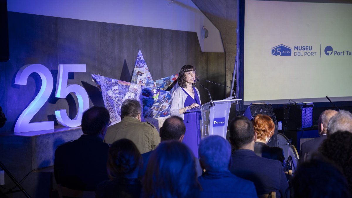 Imagen de la directora del Museo del Port, Mercè Toldrà, durante el acto institucional con motivo del 25.º aniversario del equipamiento.