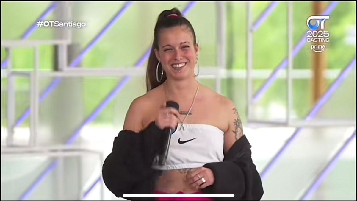 Imatge d'una somrient Ari en la seva presentació davant dels jutges al càsting de Santiago de Compostel·la d'OT.