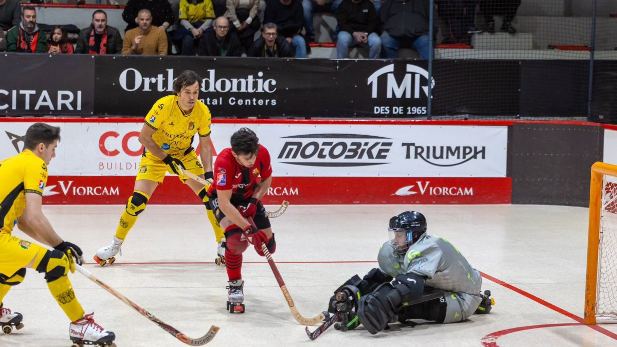 El jugador del Reus Martí Casas durante un duelo contra el Noia en la Champions.