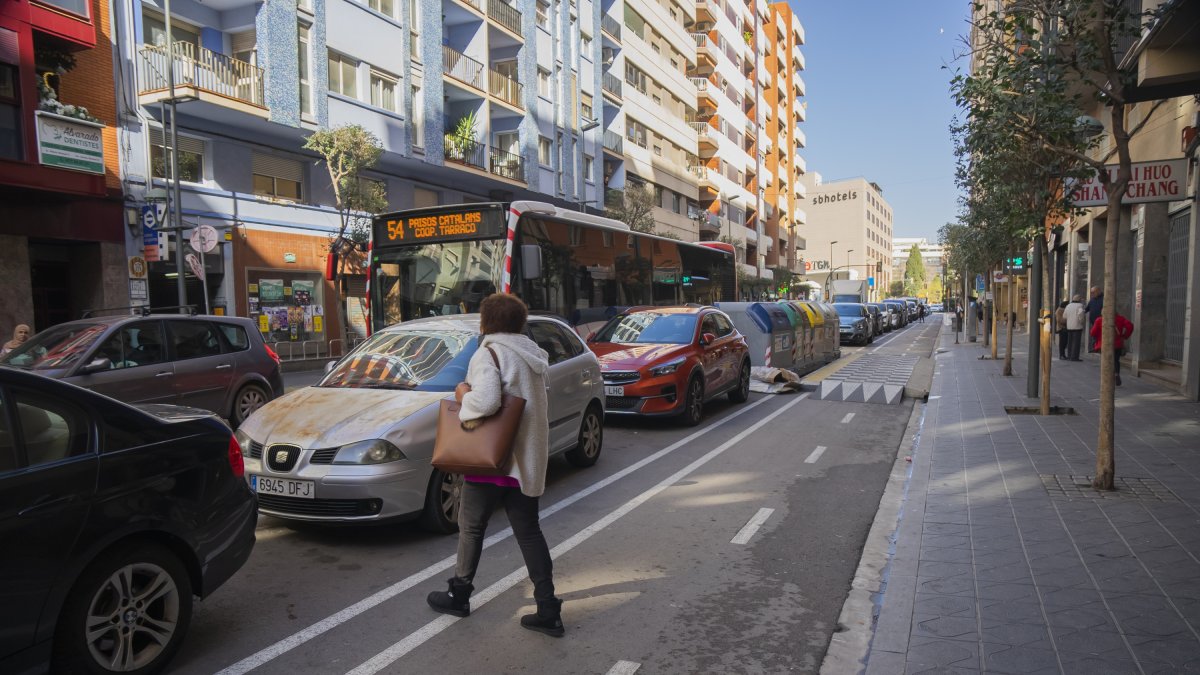 El carril bici de Pere Martell entró en funcionamiento en junio del 2021 y, cuatro años después, el Ayuntamiento ha decidido eliminarlo