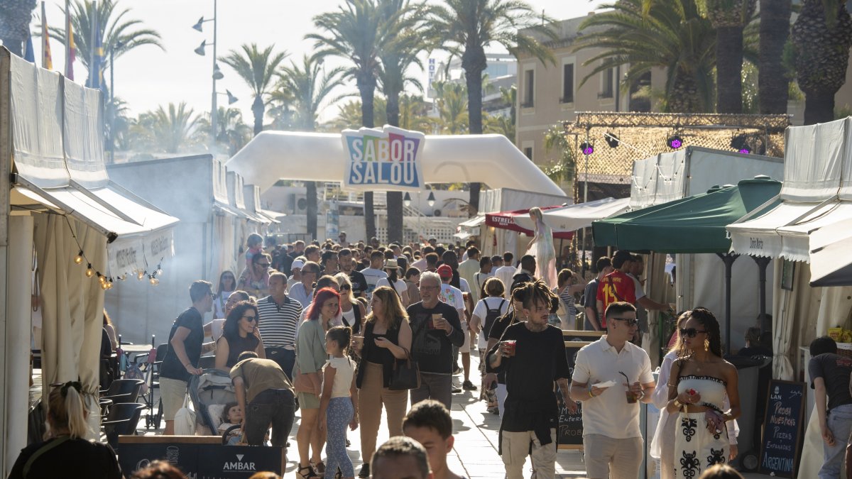 Imatges del passeig Jaume I durant la celebració de la fira
