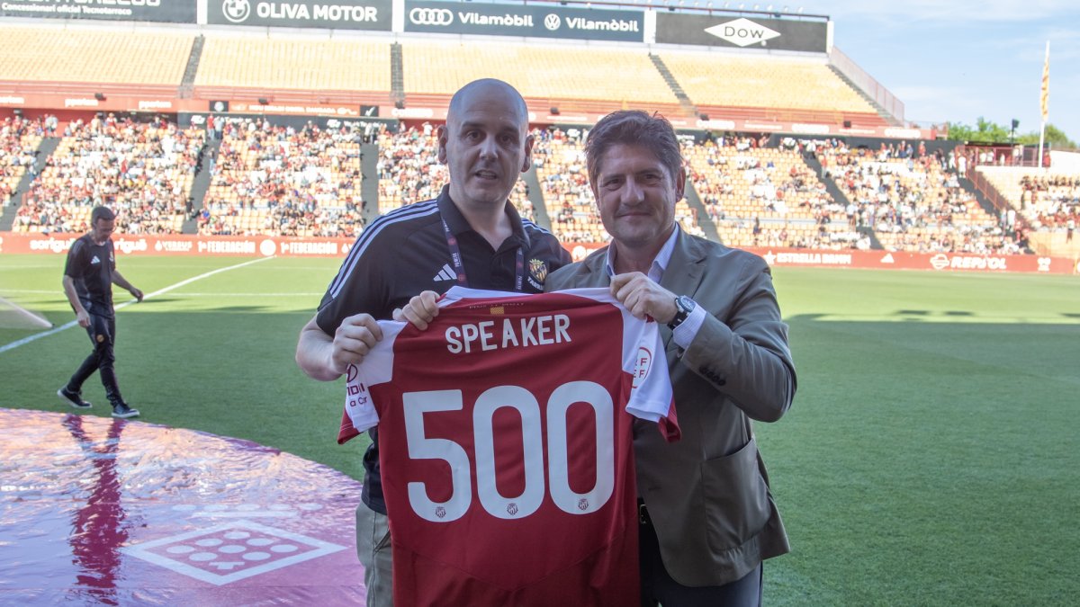 L’speaker del Nàstic Rubèn Bladé amb el president Lluís Fàbregas.