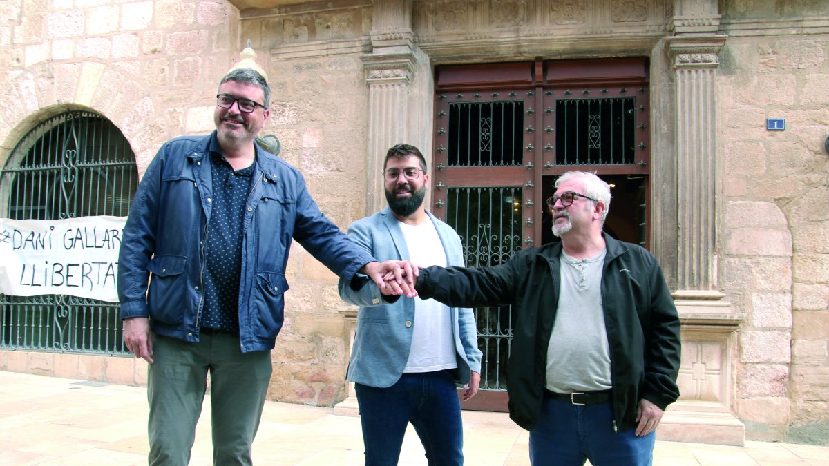 Marc Vinya, a la izquierda, cogerá la alcaldía este junio.