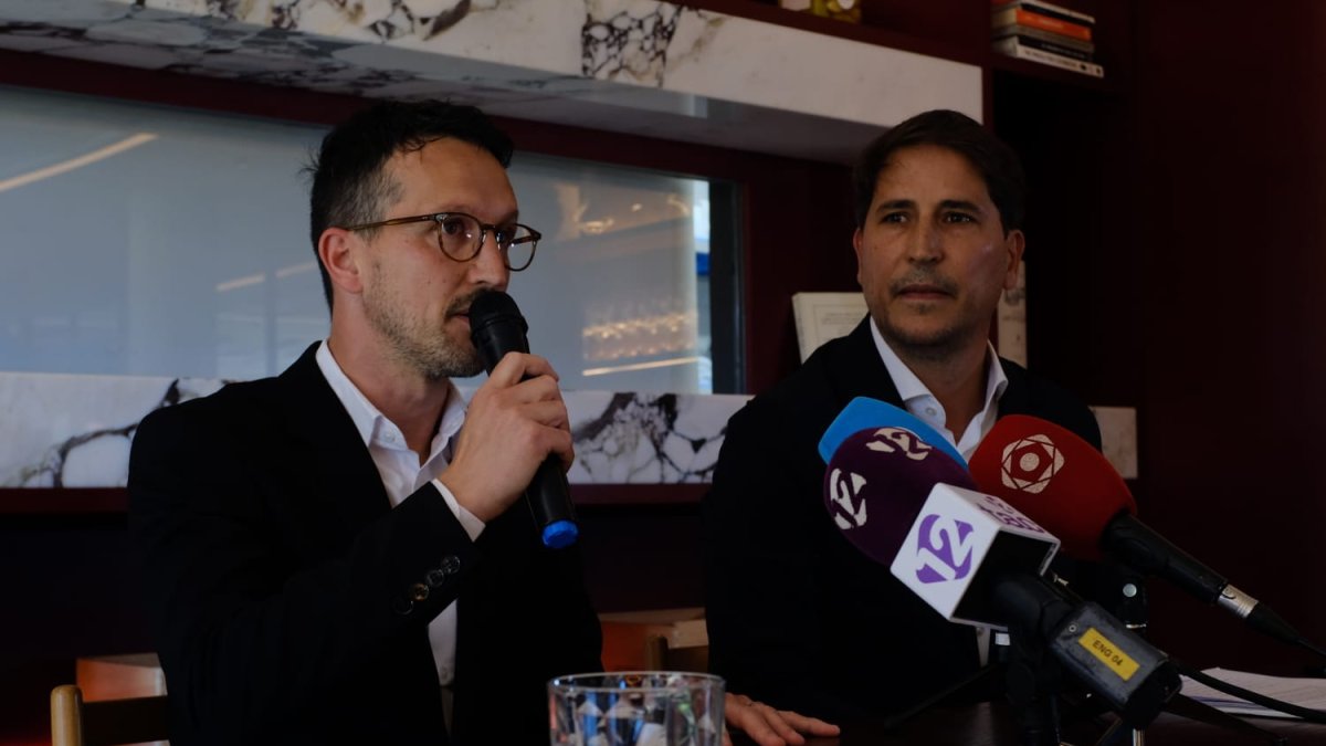 Jordi Ferré junto al presidente del AEH, Francesc Pintado.