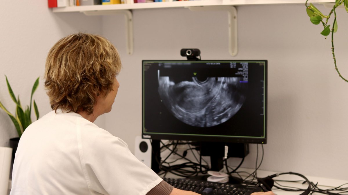 La recuperació és molt més ràpida i es redueix el dolor postoperatori i el sagnat.