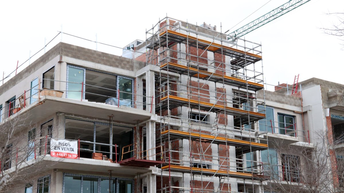 L’empresa, amb seu a Barcelona, es dedicava a la compravenda d’immobles, entre d’altres.