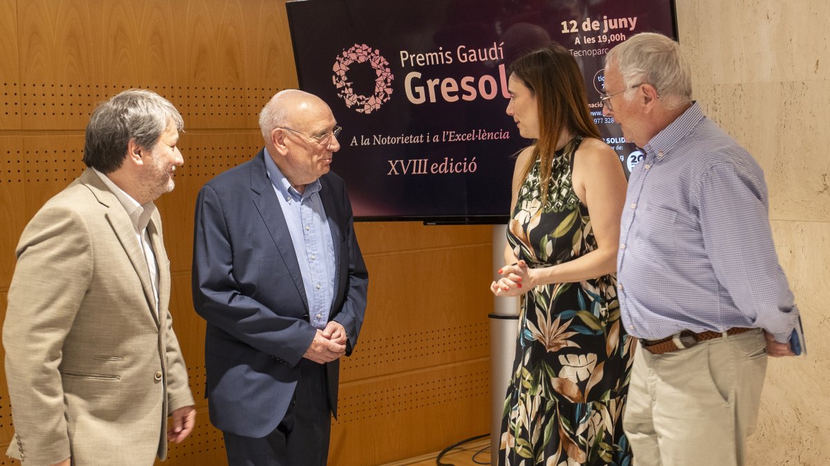 L’edil Òscar Subirats; el president de Gresol, Emili Correig; l’alcaldessa, Sandra Guaita; i el director general de Gresol, Robert Moragues.