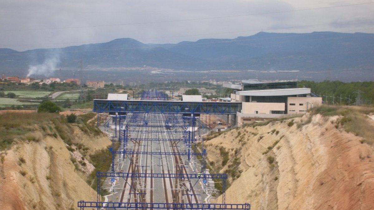 Imagen del exterior de la estación del Campo de Tarragona.
