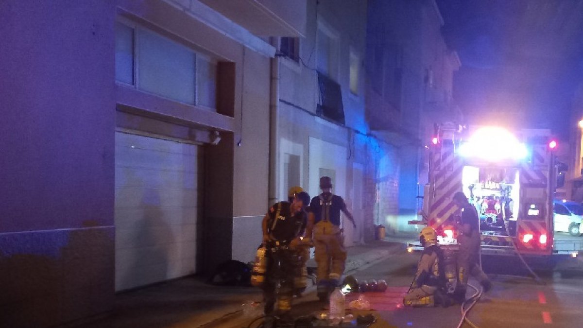 Imatge de l'incendi de Sant Jaume d'Enveja.