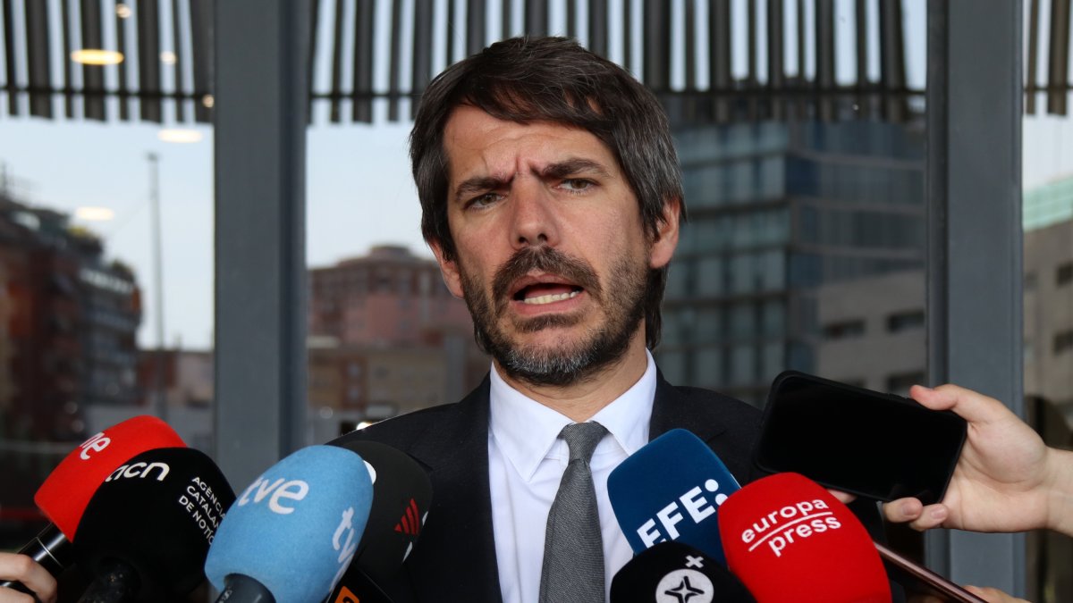 El ministre de Cultura, Ernest Urtasun, en declaracions als mitjans a Barcelona