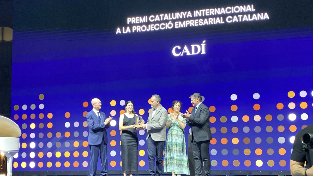 Imatge de la Cooperativa Cadí rebent el Premi.