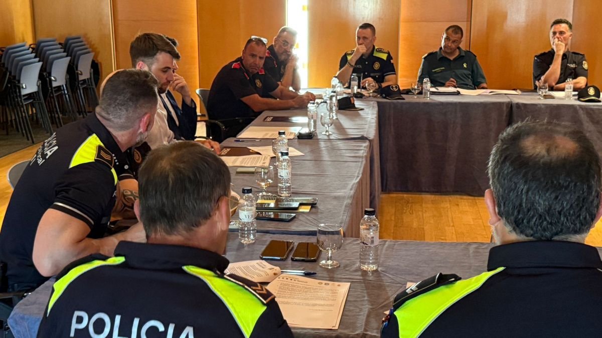 A la Mesa de Coordinació Operativa s’ha acordat la implementació del dispositiu policial Aiguamarina per garantir la seguretat i la convivència.