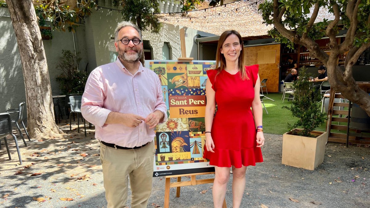 L'alcaldessa i el regidor de Cultura presenten la convidada d'honor i els abanderats de Sant Pere 2025.