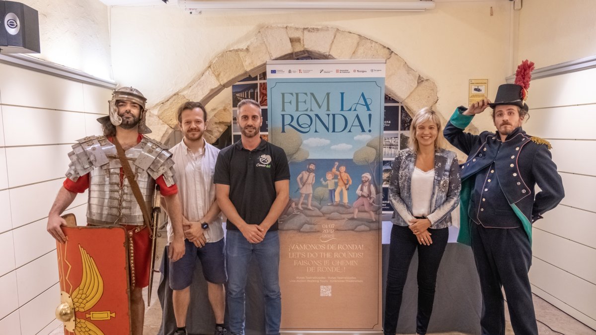 La iniciativa ofrece tres rutas teatralizadas gratuitas.