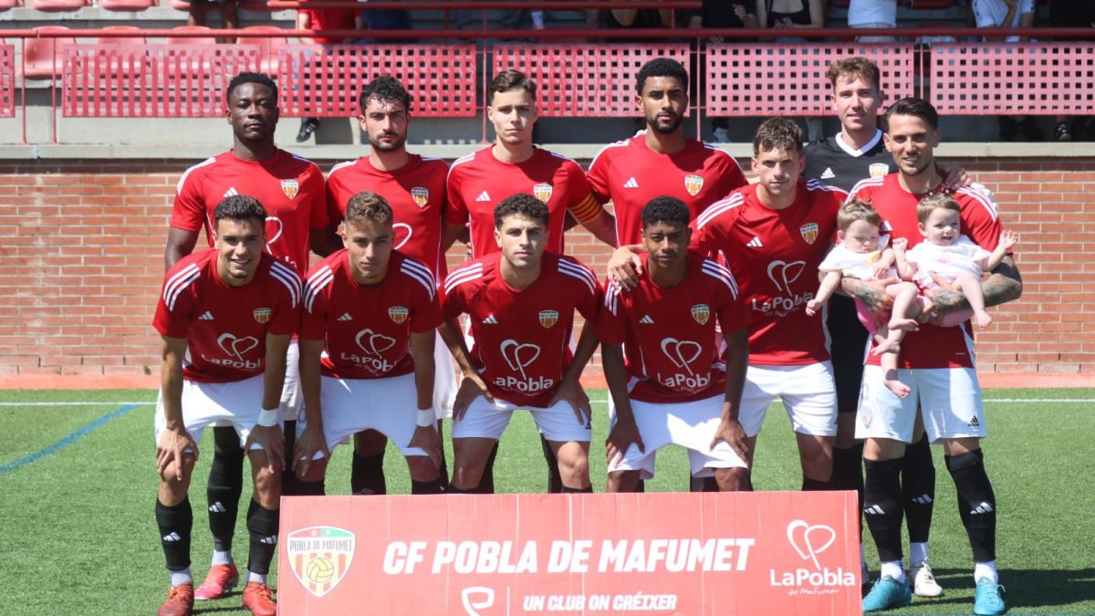 La plantilla de la Pobla de Mafumet antes de un partido.