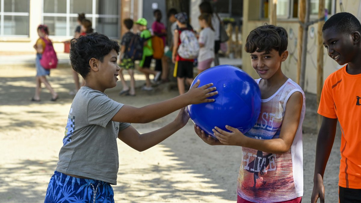 Està previst que 30.000 infants i adolescents participin durant els mesos de juny, juliol i agost en campaments i colònies.