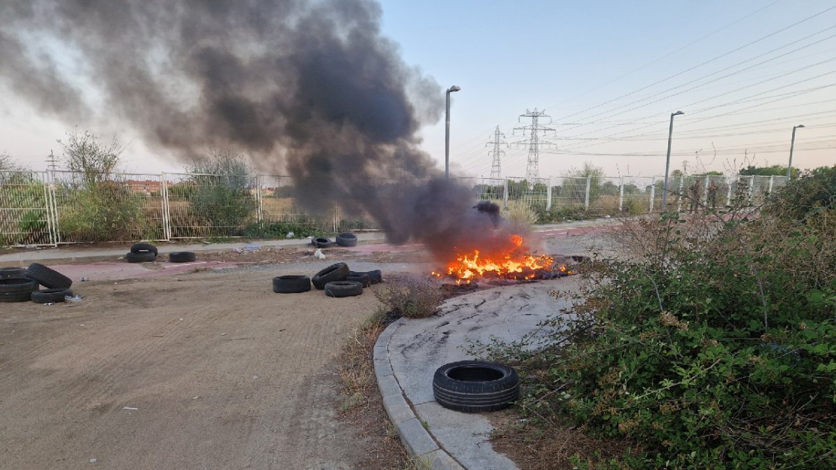 Imatge de l'incendi al Parc del Camí de la Coma.