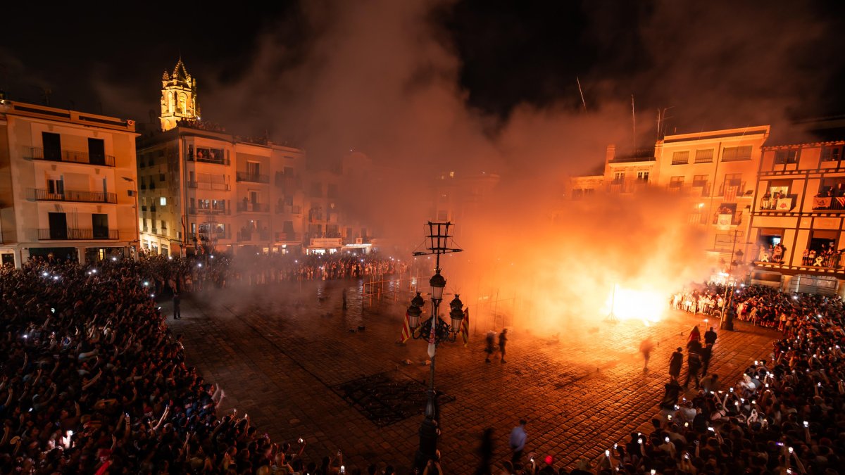 Imagen de la tronada de víspera de Sant Pere en Reus.