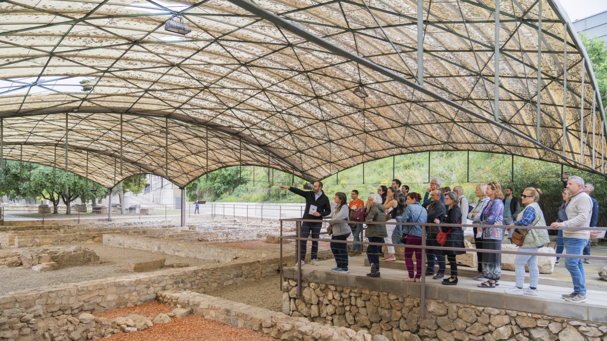 Imatge d'arxiu d'una visita a la Necròpolis de Tàrraco.