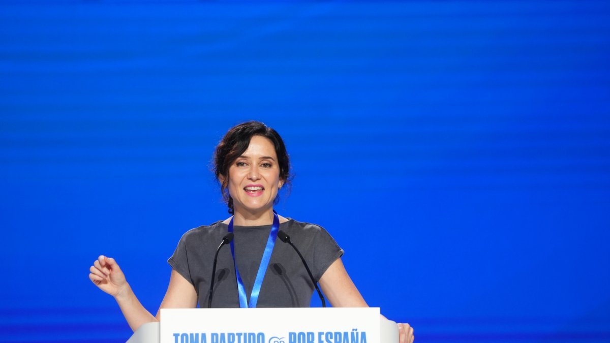 La presidenta de la Comunidad de Madrid, Isabel Díaz Ayuso, al congreso del PP