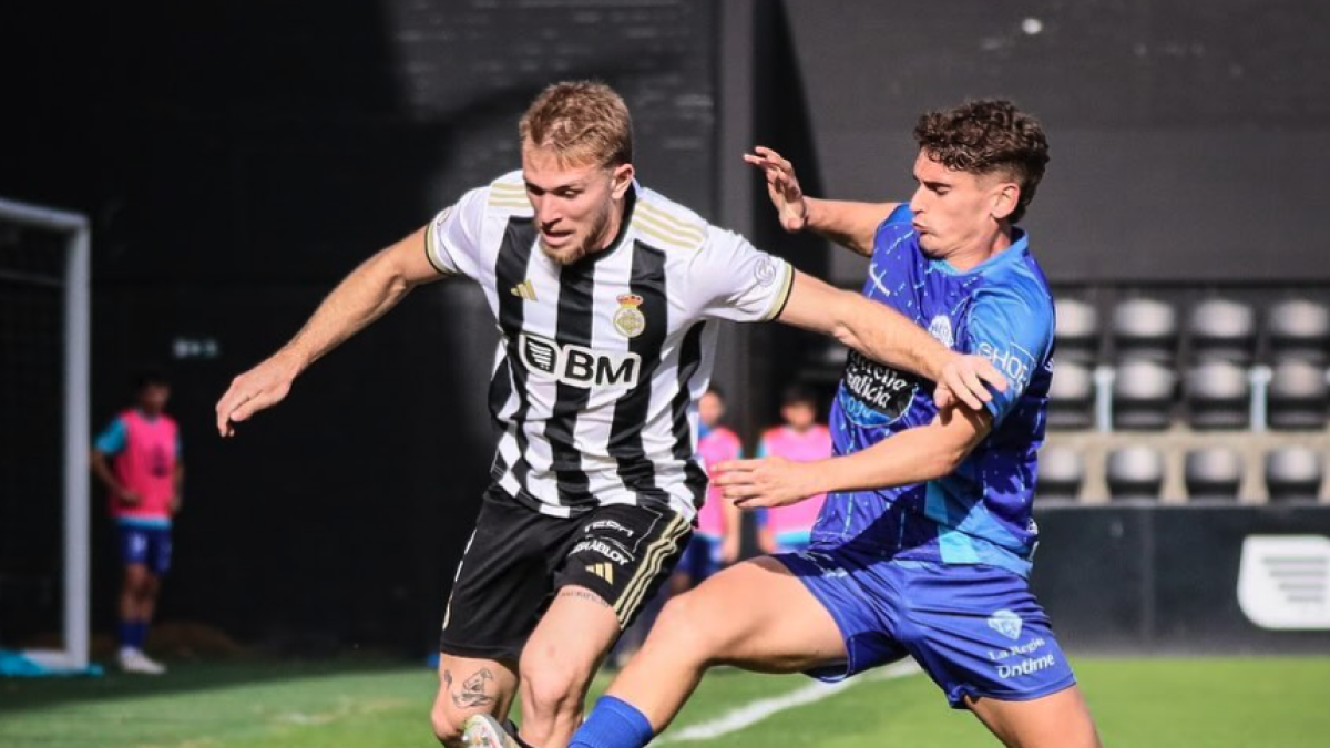 Sergio Santos, durante un partido de la última temporada con el Real Unión.