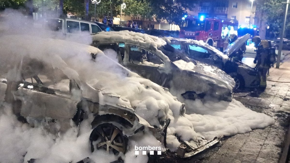 Imágenes de los tres vehículos afectados por el incendio en SPiSP.
