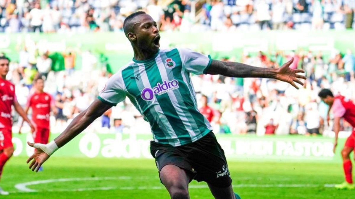 Cedric celebrant un gol amb el Racing de Santander.