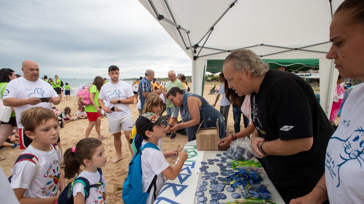 El presidente de Mare Terra Fundació Mediterrània, Ángel Juárez, durante el 34.º Día de Playa.