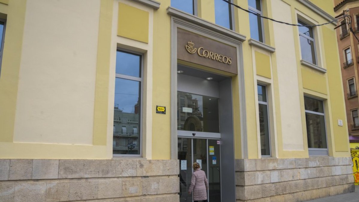 La plantilla alerta de dificultats al servei aquest estiu.