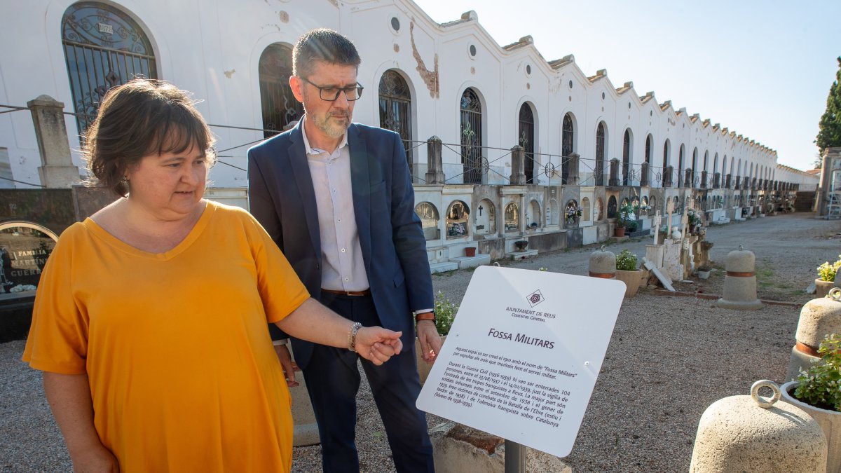 A la Capella dels Herois de Vilallonga i el Morell hi ha enterrats, també, soldats republicans.