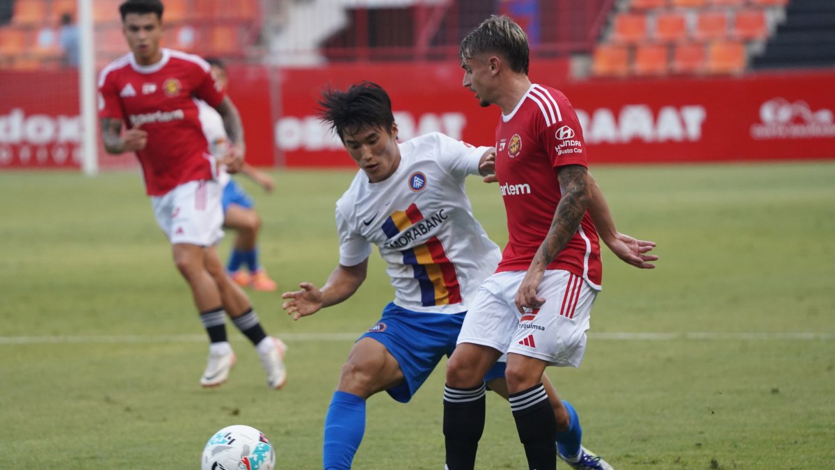 Pau Martínez, durant el partit davant de l'Andorra.