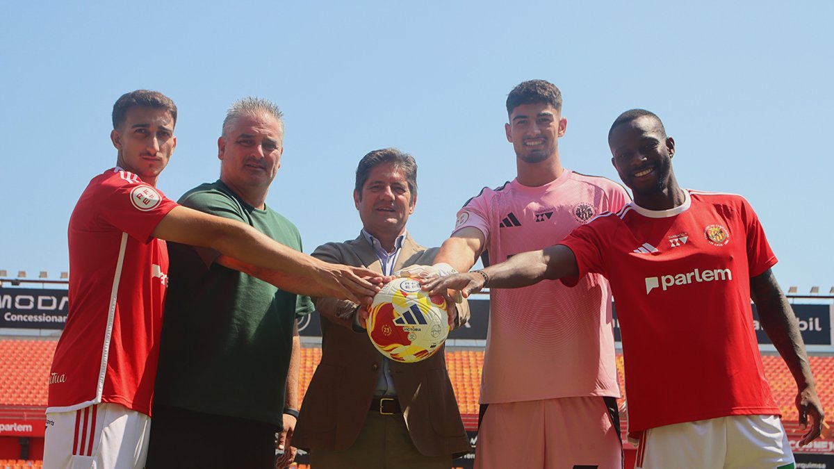 Marcos Baselga, Noé Calleja, Lluís Fàbregas, Toni Fuidias i Cedric Omoigui durant la presentació.