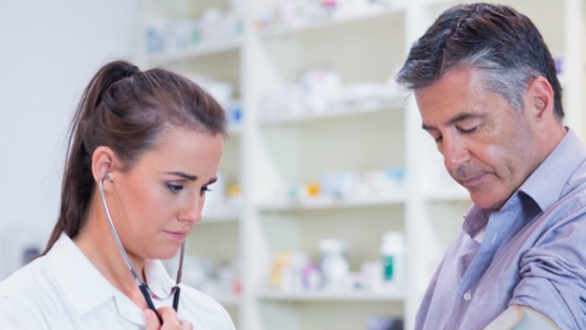 Uno de cada tres pacientes, el 33,5%, han presentado valores elevados de presión arterial.