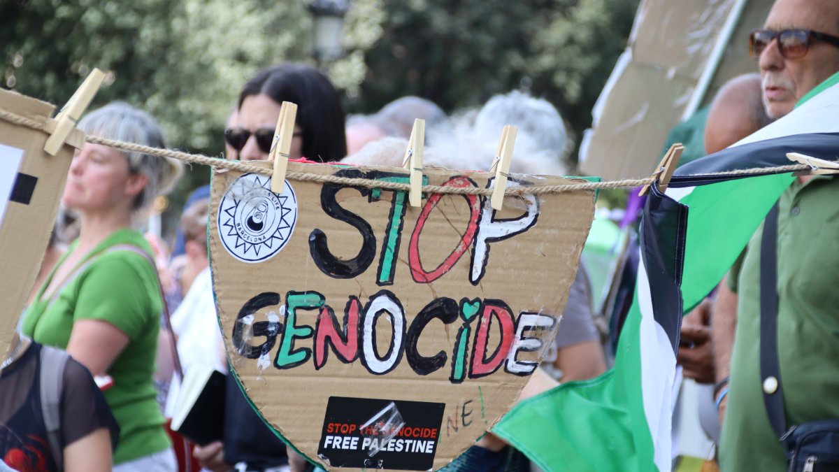 Cartel reclamando el paro del genocidio en Gaza.