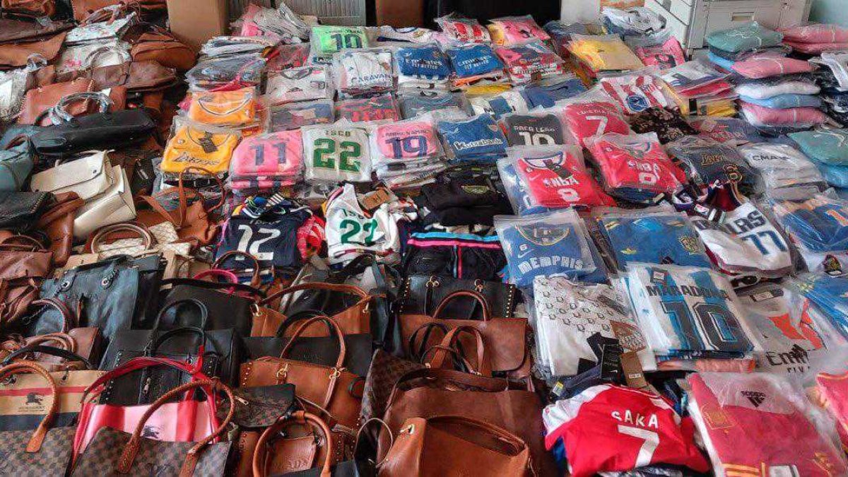 Imagen de algunas piezas falsas intervenidas.