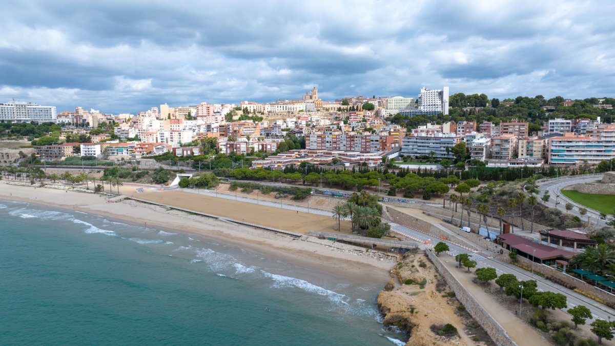 Avui es reobre la circulació de vehicles així com el carril bici del passeig marítim Rafael de Casanova.