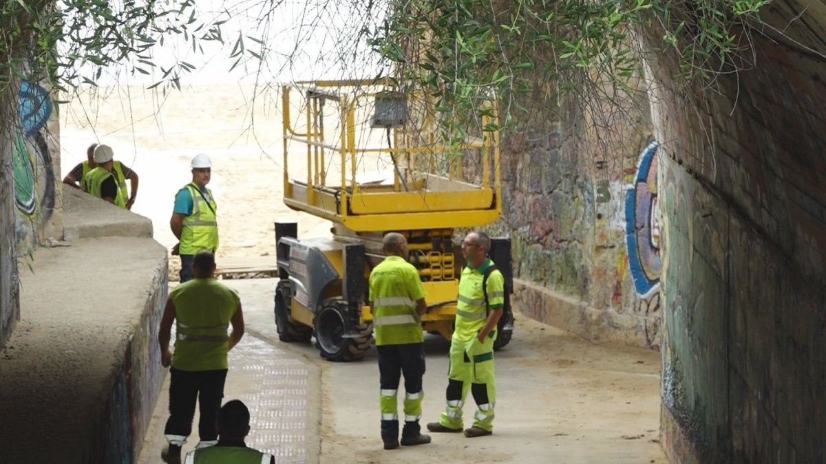 Imatge dels operaris al túnel.