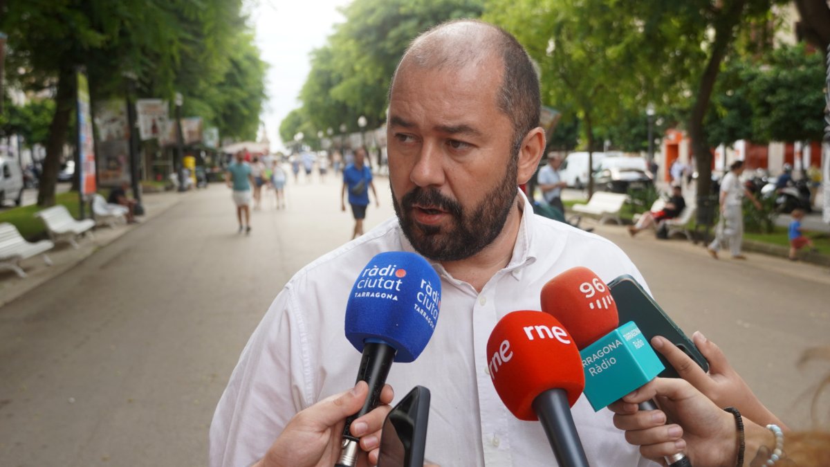 Imatge del conseller Xavi Puig durant l'atenció als mitjans.