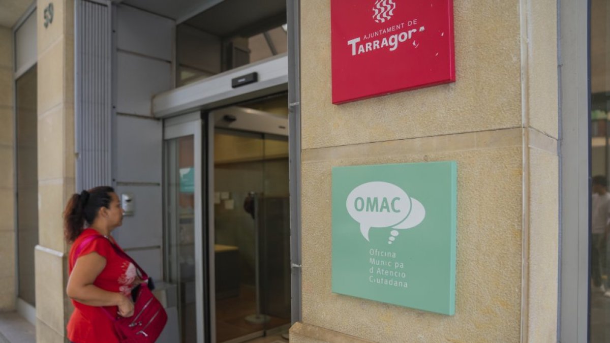 Uno de los cajeros se instalará en el OMAC de la Rambla Nova.