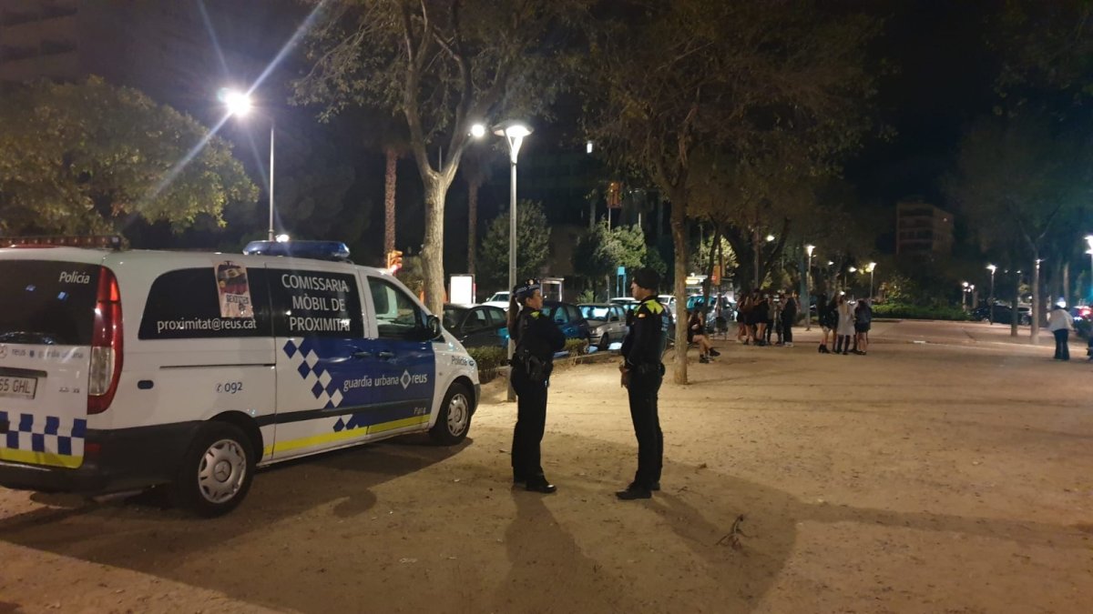 Patrulla i Comissaria Mòbil de Proximitat de la Guàrdia Urbana de Reus.