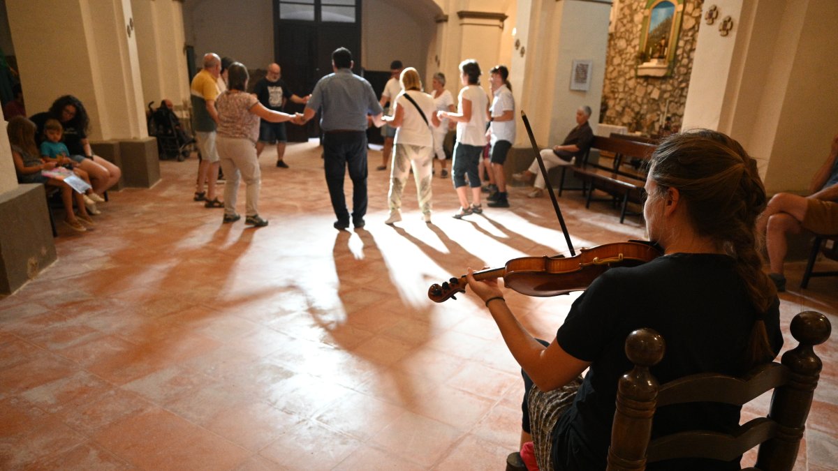 La fiesta contó con un taller de danza impartido por Bruel