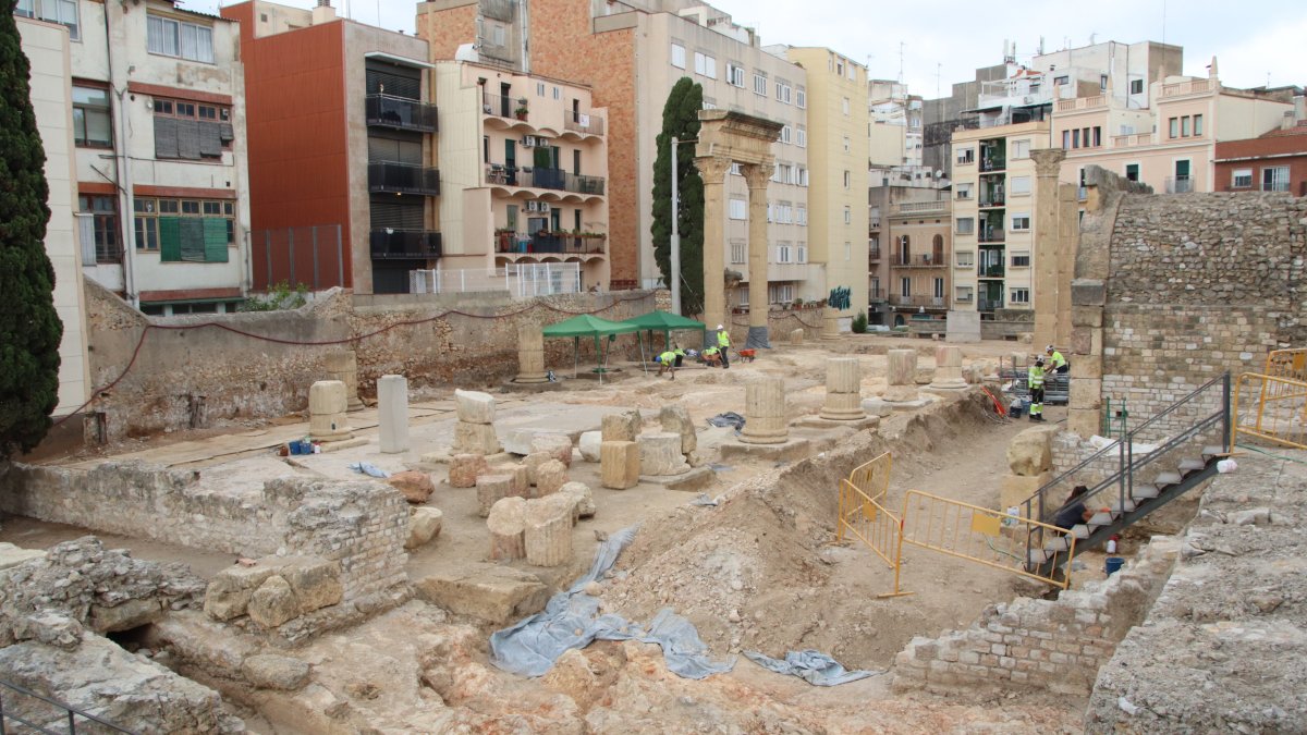 Imagen de las excavaciones y obras que se están haciendo al Foro de la Colonia, financiadas por los fondos Next Generation