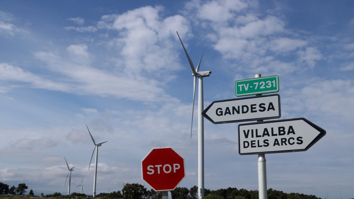 Pla tancat d’aerogeneradors al terme municipal de Vilalba dels Arcs, a la comarca de la Terra Alta.