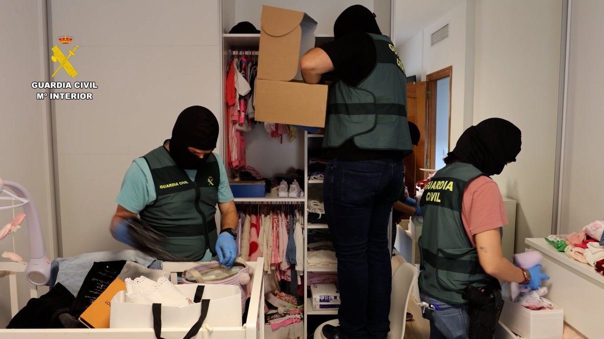 Imagen del operativo de la Guardia Civil en Alicante