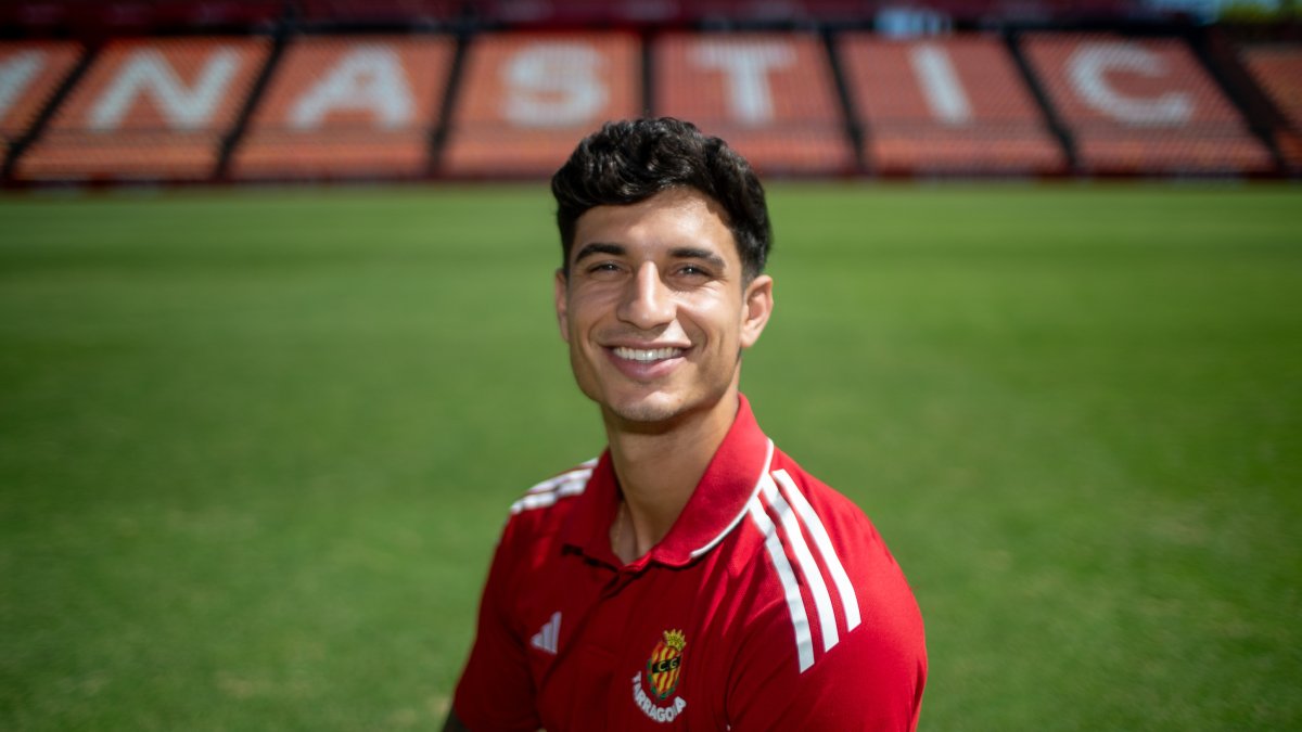 El capitán del Nàstic, Óscar Sanz.