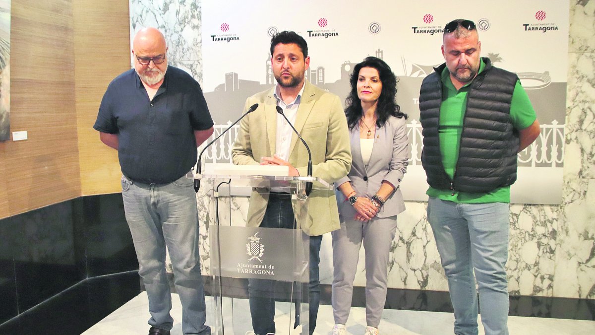 Luis Blanco, d’UGT, a l’esquerra de la imatge, i Vicente Escudero, d’USOC, a la dreta, estan enfrontats