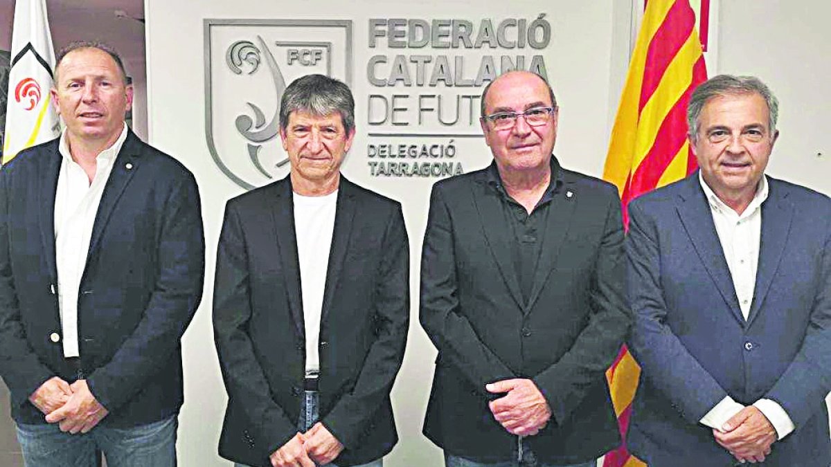 D’esquerra a dreta, els subdelegats Aniceto Galván i Juan Francisco Muñoz, l’exdelegat territorial José Cosano i el subdelegat Toni Nieto.