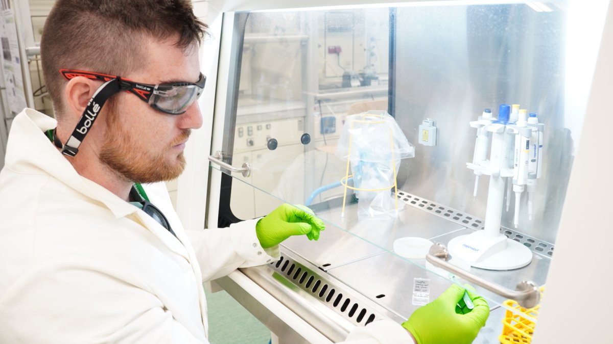 Imatge d'un dels investigadors de l'ICIQ que ha dut a terme la recerca.