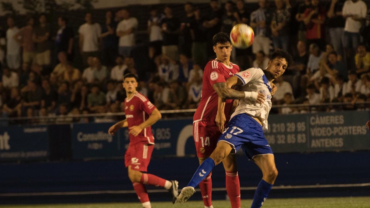 Óscar Sanz durant el duel contra l'Europa